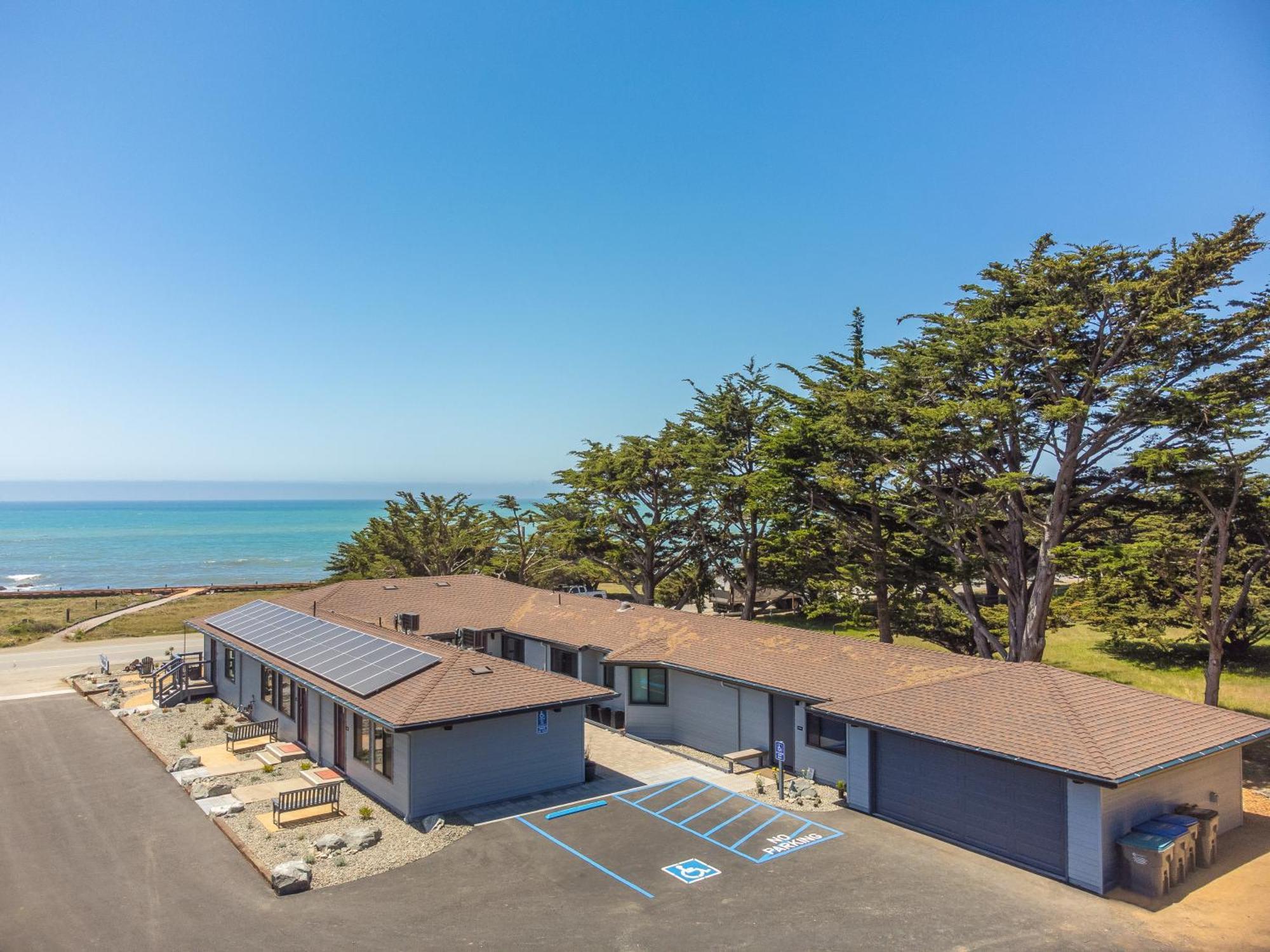 Windrush Inn - Cambria Exterior photo