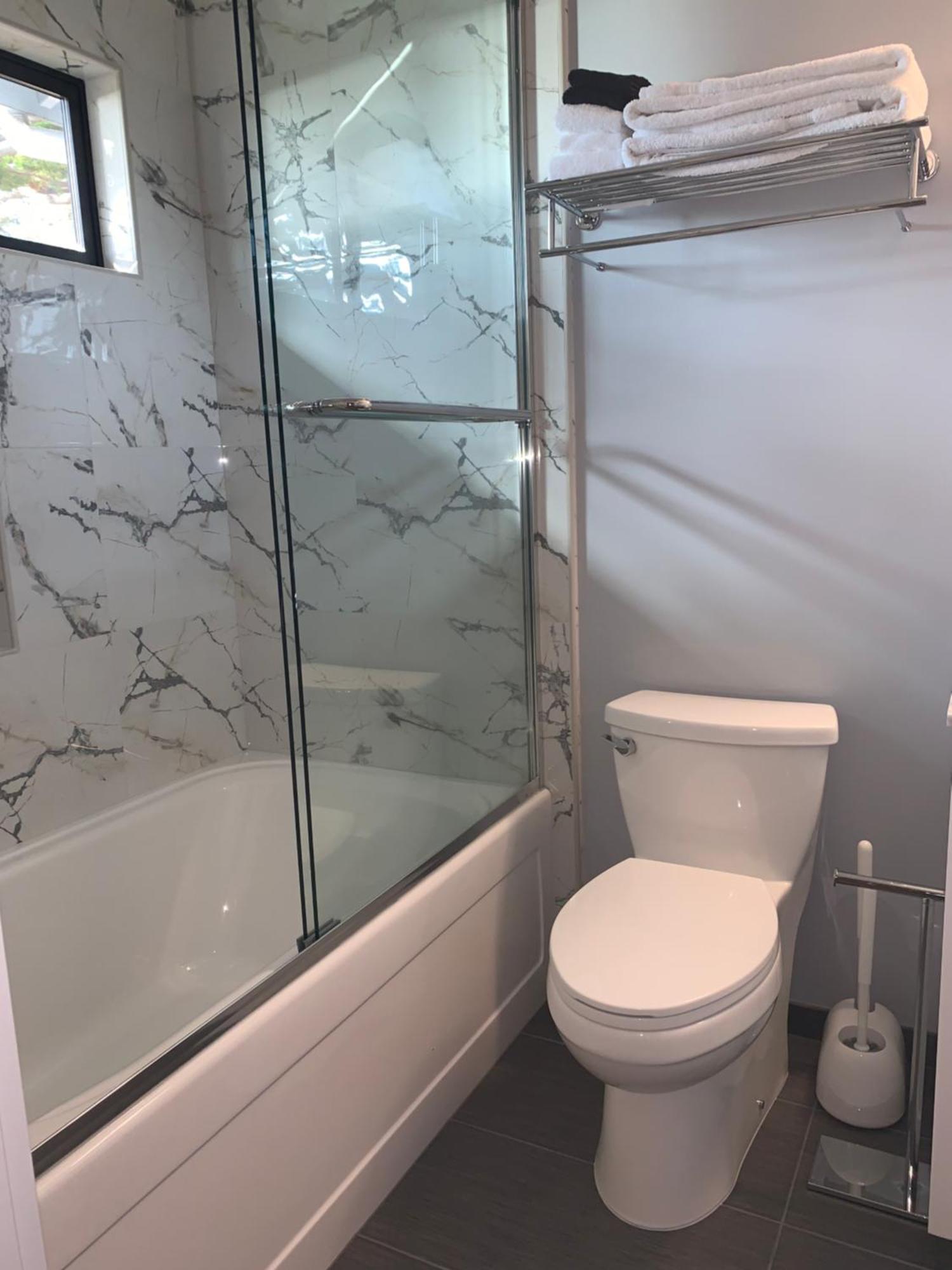 Windrush Inn - Cambria Room photo