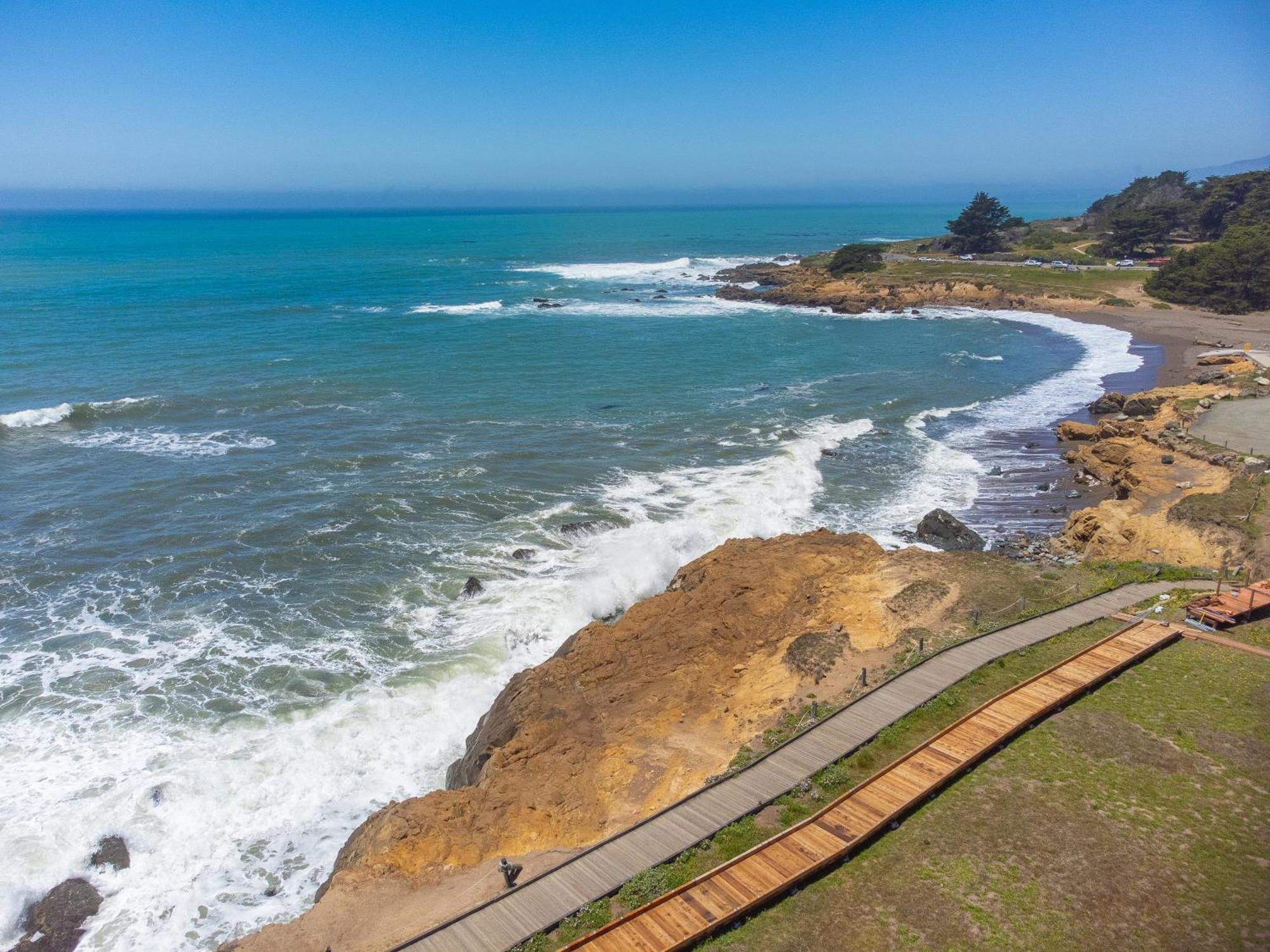 Windrush Inn - Cambria Exterior photo
