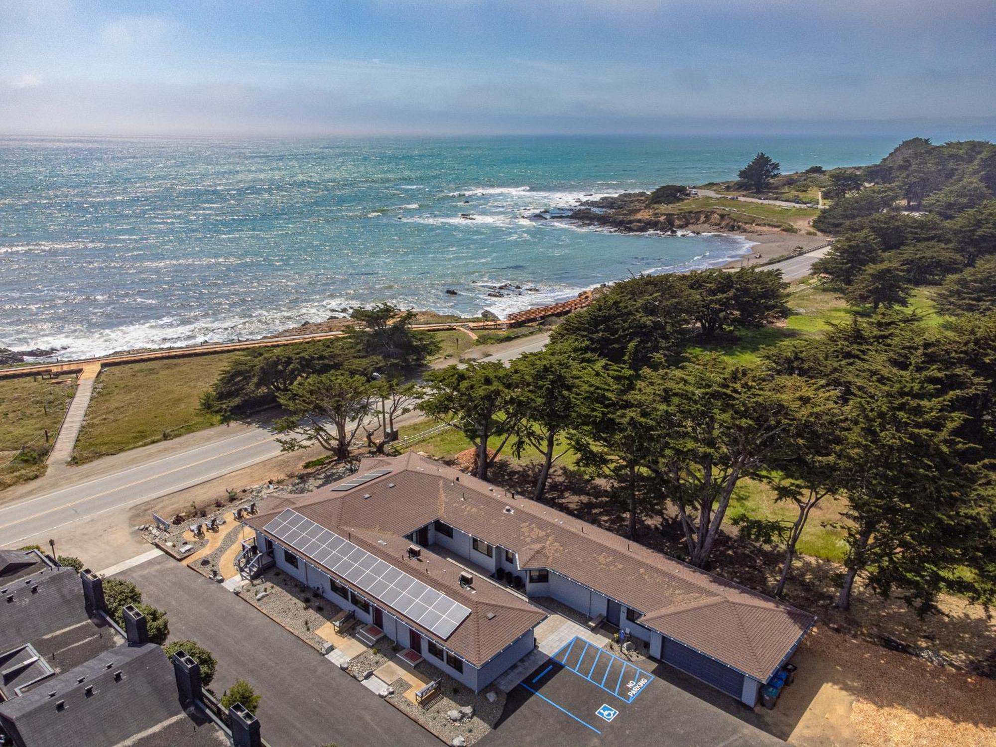 Windrush Inn - Cambria Exterior photo